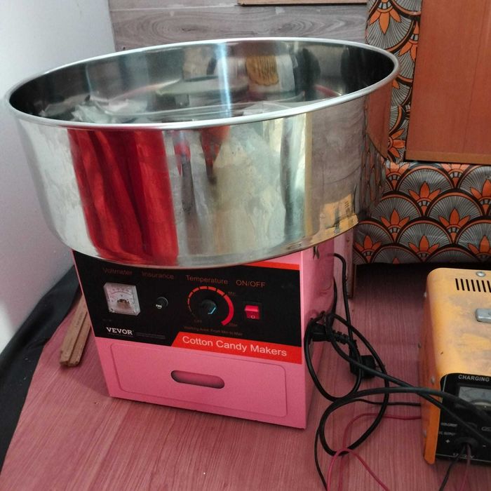 Vând vitrină băuturi, ladă de înghețată