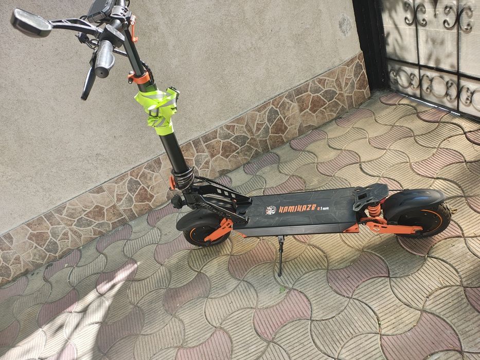 vand trotineta kamikaze k1 max la 3200 lei ca nouă