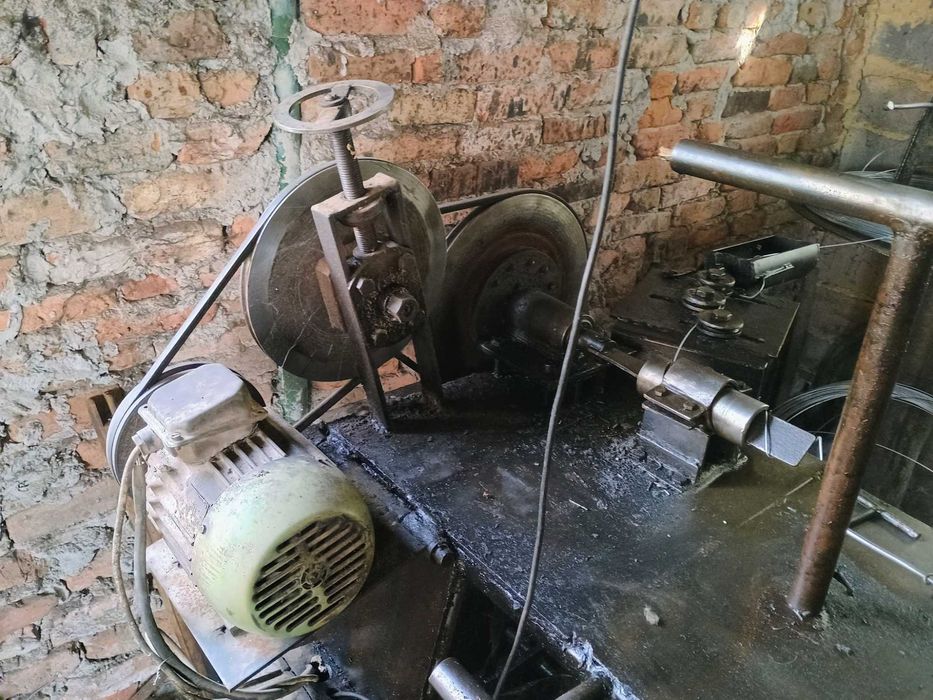 Masina de impletit plasa gard.