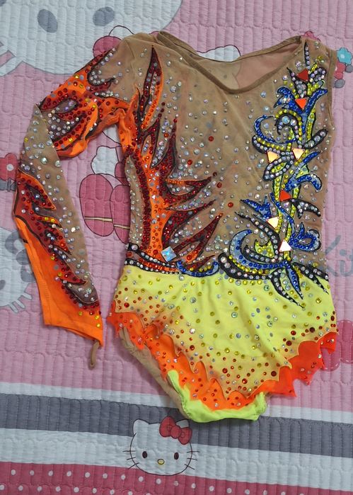 Купальник для гимнастики в отличном состоянии 6-8 лет