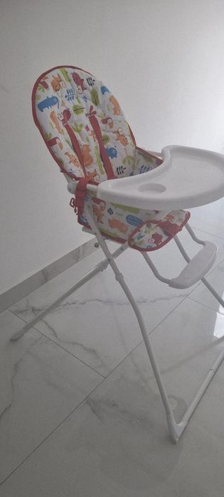 Vând pătuț ptr bebe in stare buna,puțin folosit, cu saltea de cocos cu husa detașabilă si scaun de masă bebe