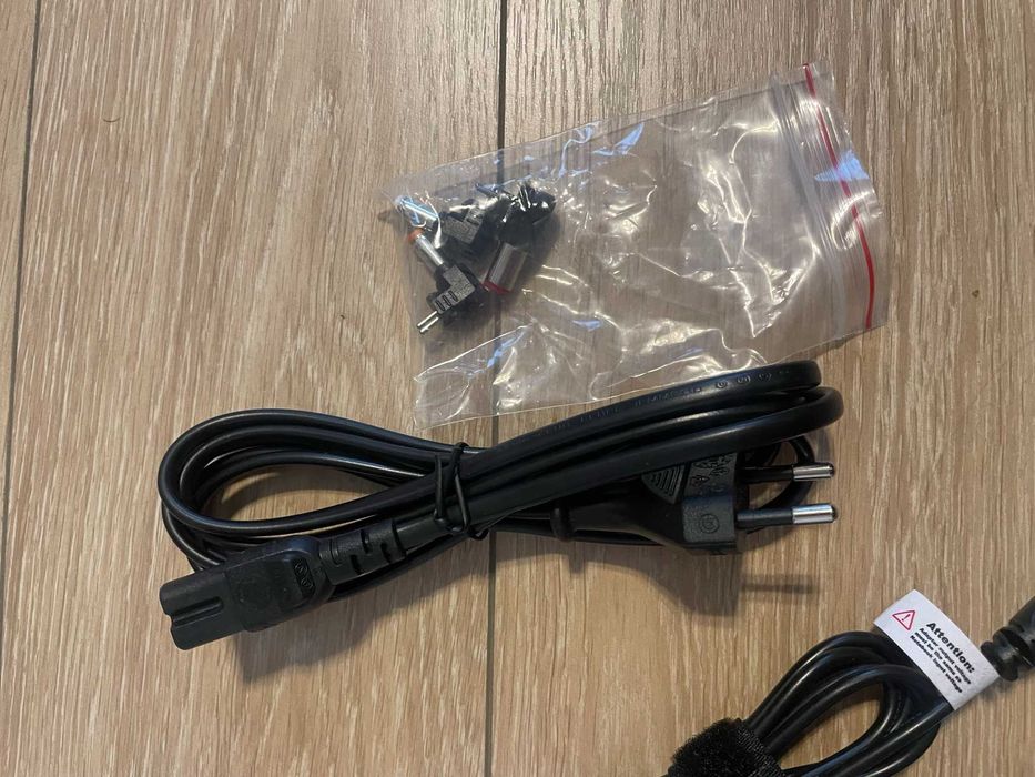Adaptor universal laptop 90W, compatibil HP/ASUS/Acer/Toshiba