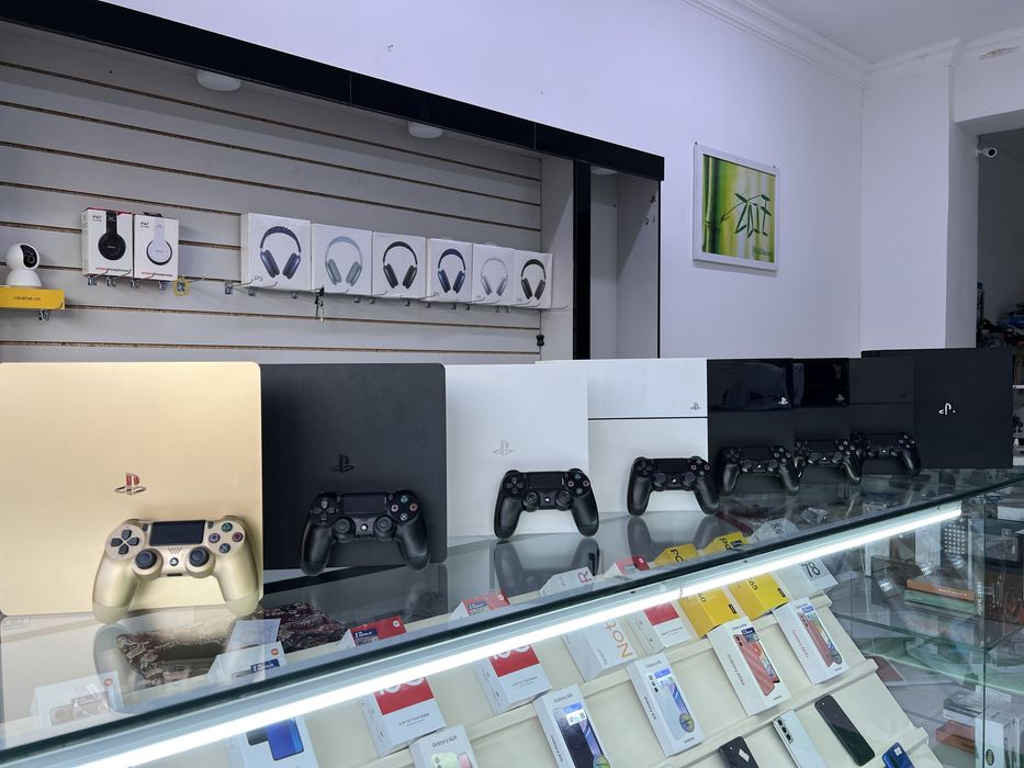 PlayStation sotiladi slim far pro hamasidan bor