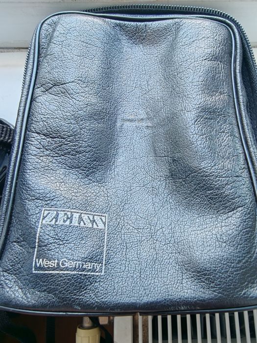 Binoclu Zeiss 10x40B