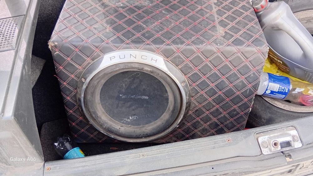 Продам сабвуфер с усилителем