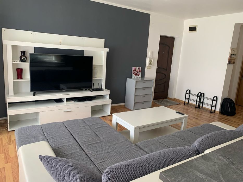 Proprietar închiriez apartament cu 3 camere