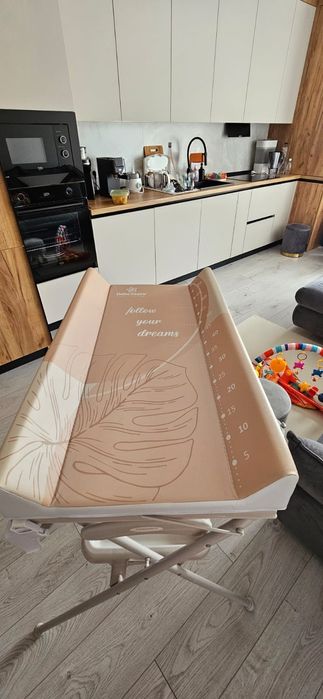 Masa multifunctionala pentru bebelusi