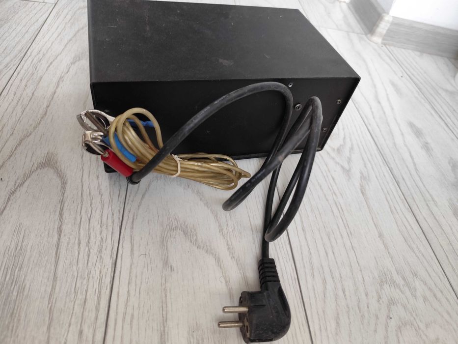 Redresor ,condesatori,termostat