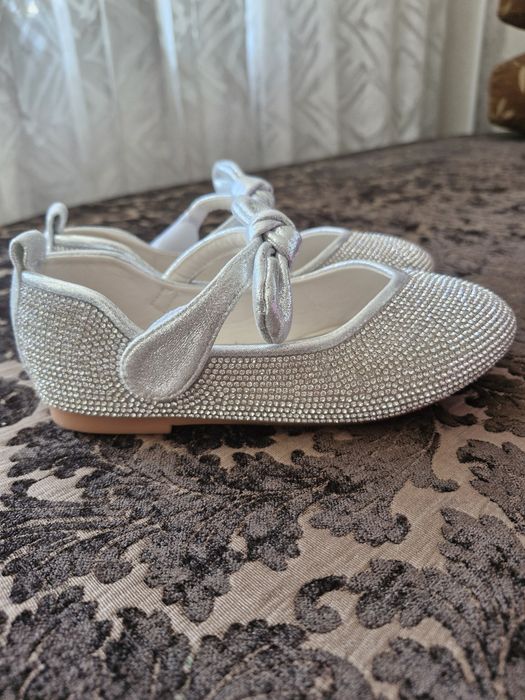 Новые туфли 30 р.