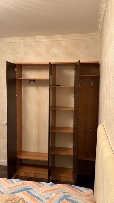 Срочно продам б/у шифонер!