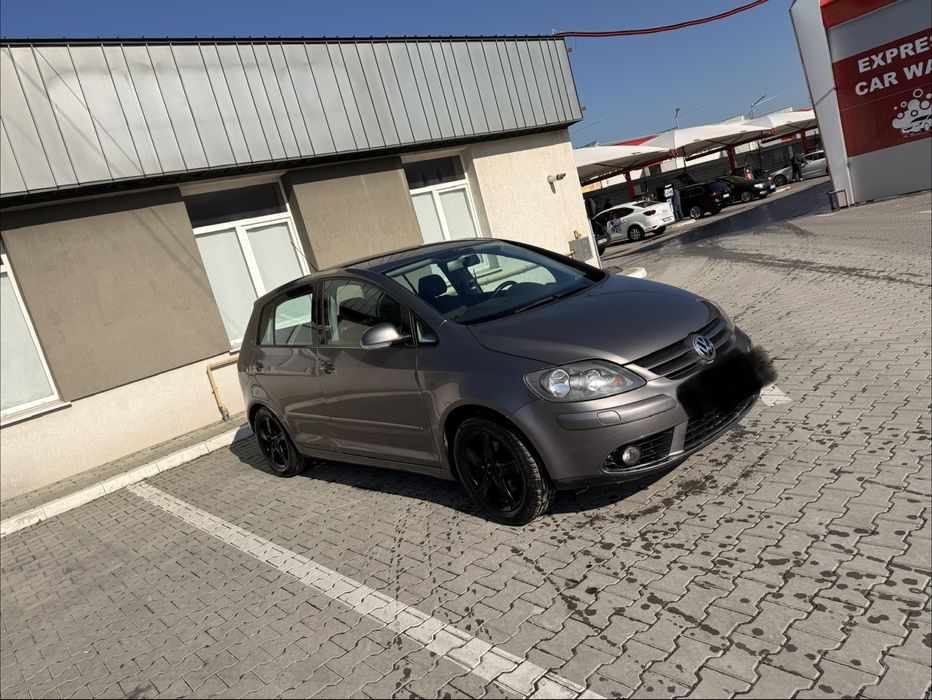 Vand GOLF PLUS 1.6 FSI 2007 benzina - stare foarte buna!