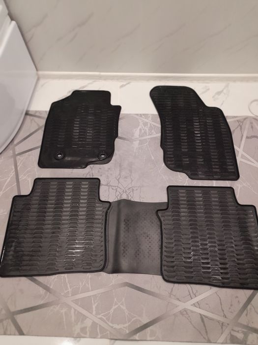 Полики на Хайлюкс