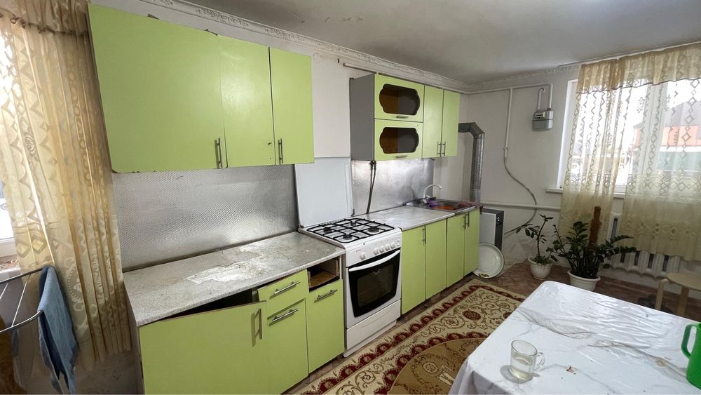 Кухонный гарнитура, продам б/у, цвет зеленый