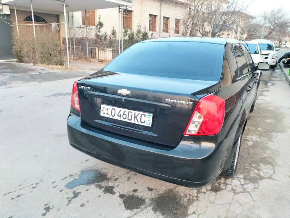 Лачетти 1,8. 3- позиция автомат  2012 год. пробег 144000.