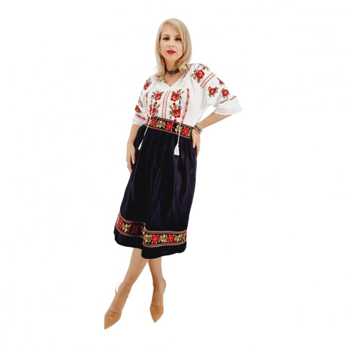 Традиционен дамски костюм + колан