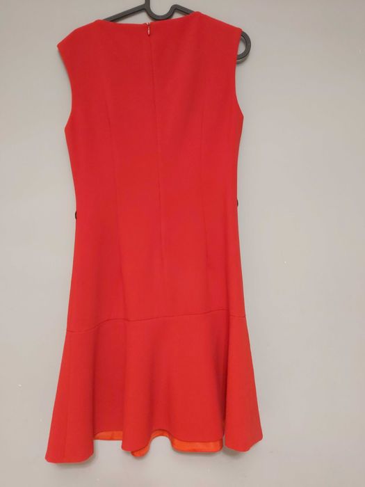 наситено червена рокля на Dika номер 38