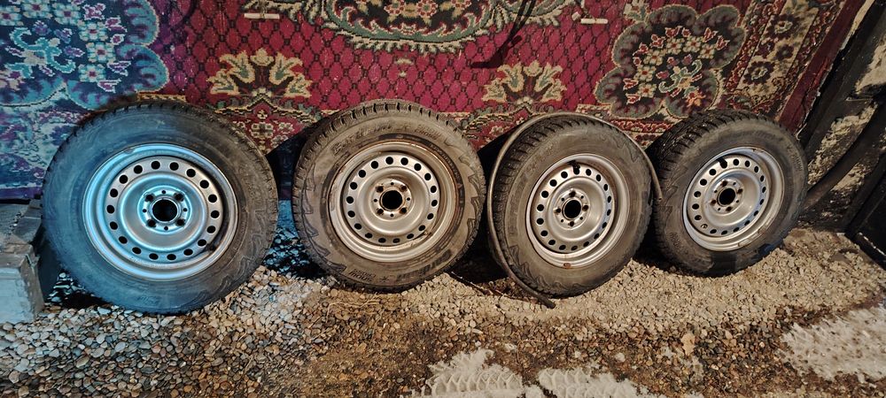 Продам зимнюю резину