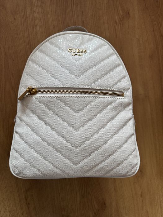 Раница Guess оригинална нова