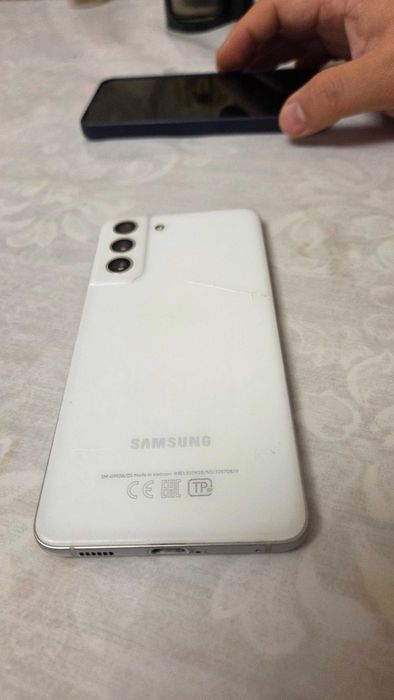 Продам Samsung Galaxy S 21 FE