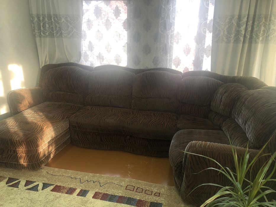 Диван большой для гостиной