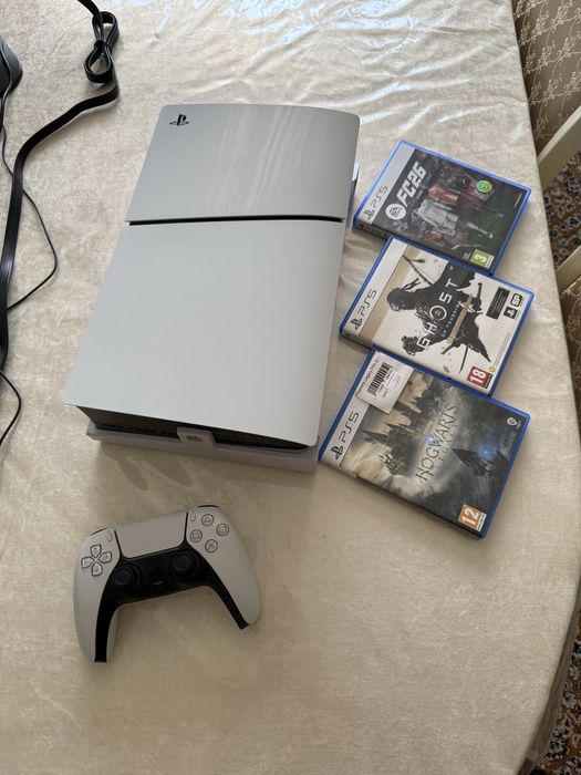 PlayStation 5 slim 1 Тб с 3-мя дисками