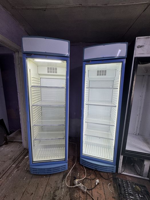 Продам витрины холодильники