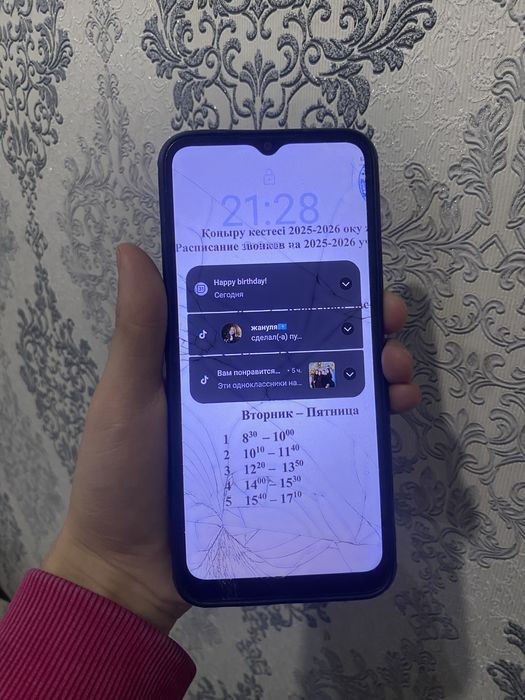 Realme c31 с разбитым экраном 32 gb