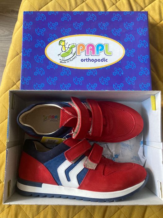 Кроссовки детские