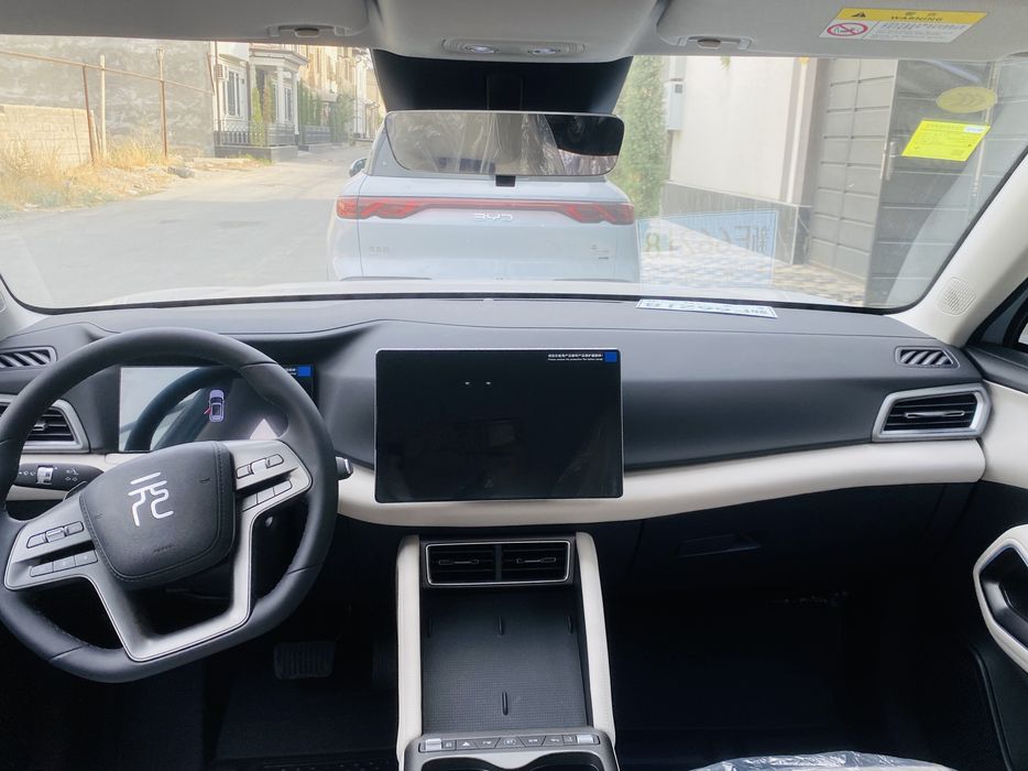 BYD Yuan Up Smart drive, мокрый асфальт 2025, без пробег