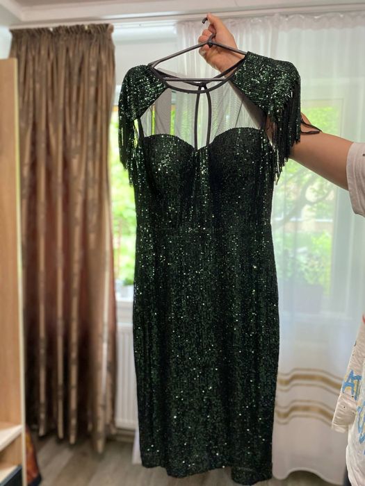 Vând rochie purtata o singura data la un eveniment !