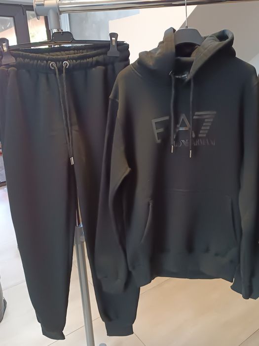 Trening pentru bărbați Armani doar s