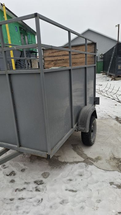 Продаётся прицепы 1 осьный  коневоз