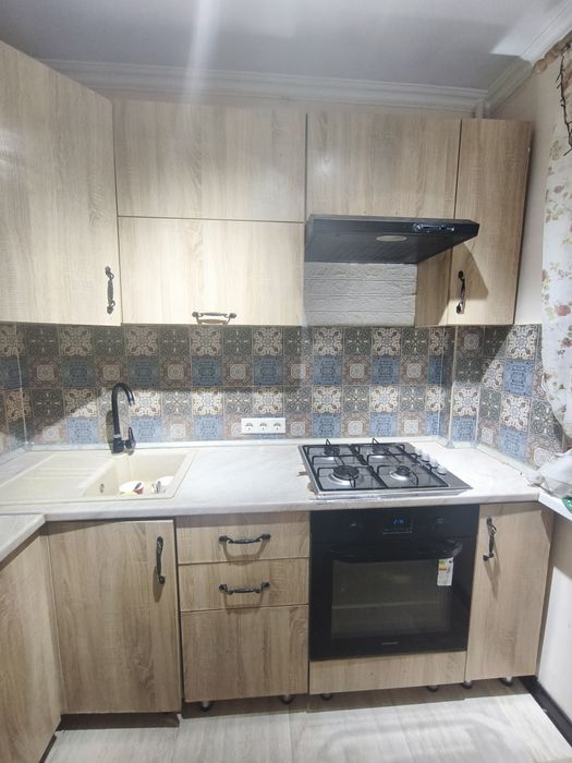 Продается кухонный гарнитур б/у,
