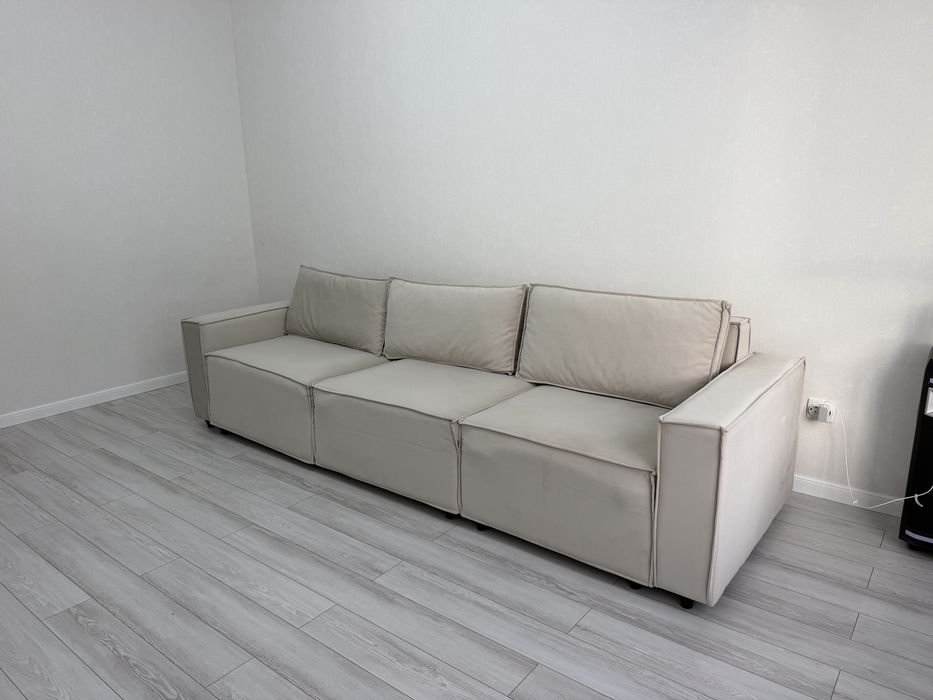 Продам большой раскладной диван в гостиную, 3 метра.