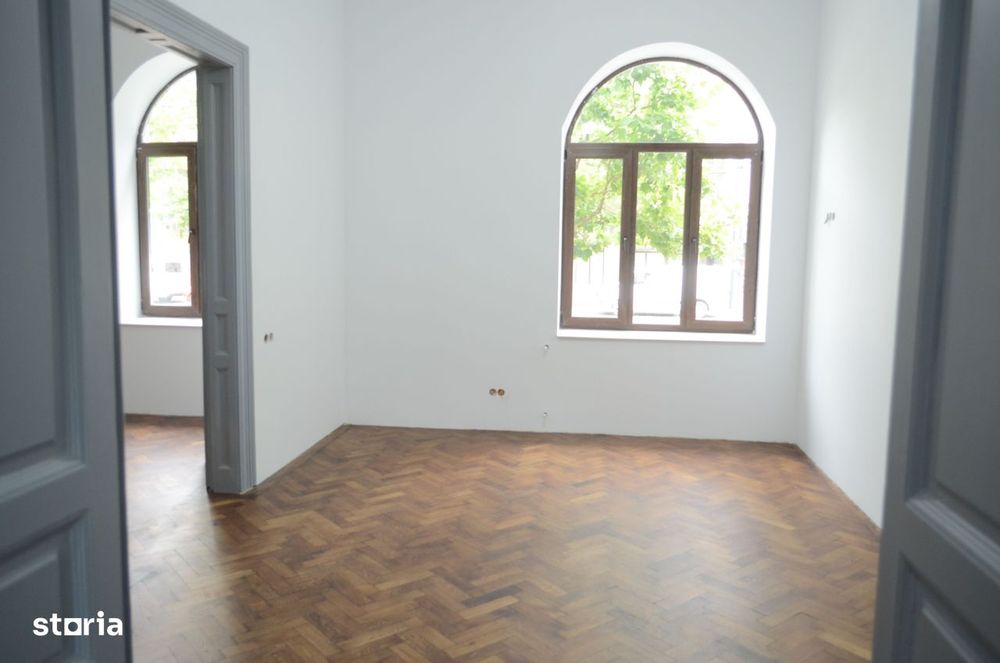 Apartament renovat in cladire interbelica, zona centrala — fotografia 3