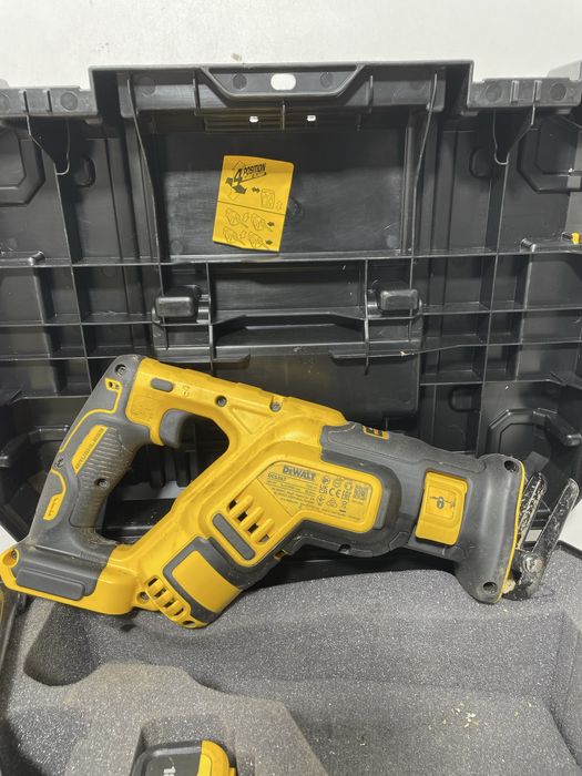 Fierastrau sabie dewalt DCS367