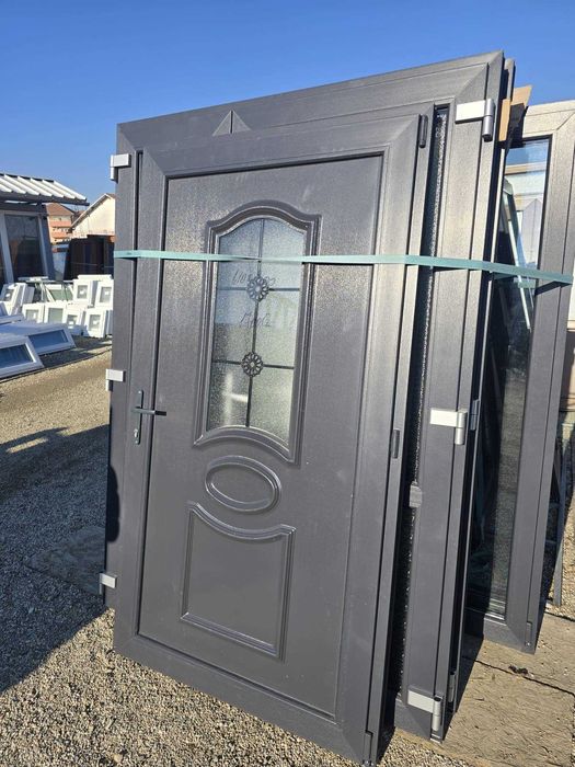 Usi noi Gri Antracit pret de la 1650 lei