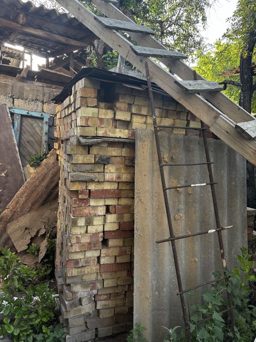 Красный кирпич 30 тг