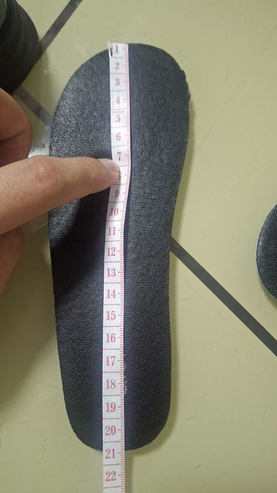 Продам новые туфли на девочку 33 размер