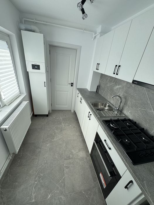 Inchiriez garsoniera, zona centrala, spatioasa, centrala proprie, mobilata si utilata!