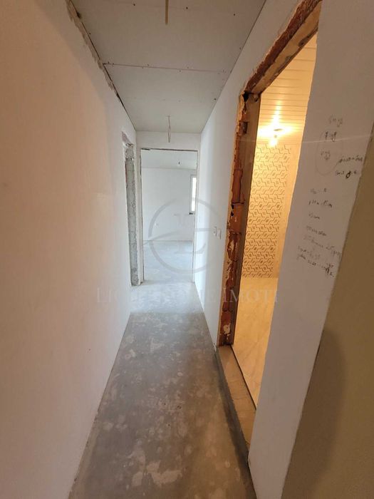 Продава се Тристаен апартамент в Пловдив, Остромила - 124 кв.м за 823 €/кв.м - Снимка #12