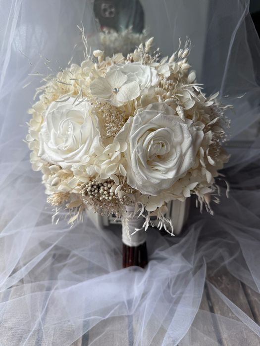 Buchet de mireasă din flori criogenate