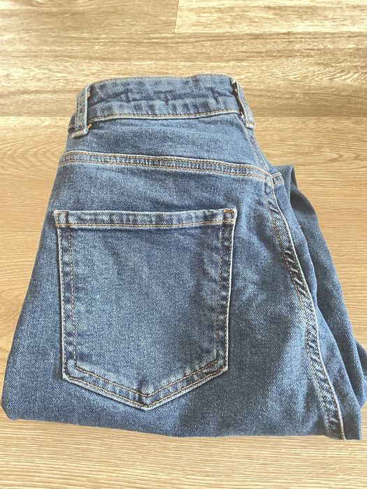 Продам джинсы плотные.