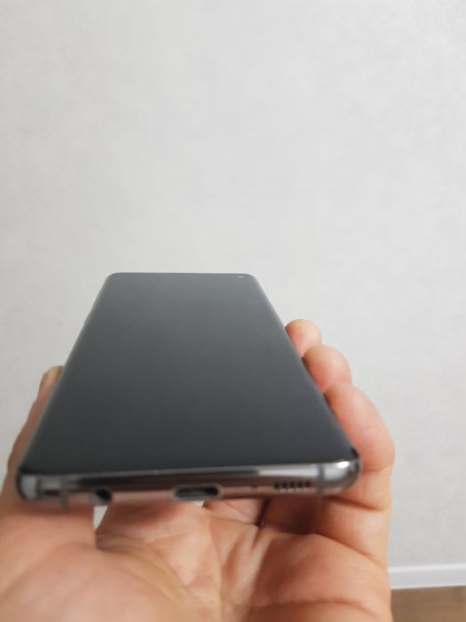 Продам телефон S10