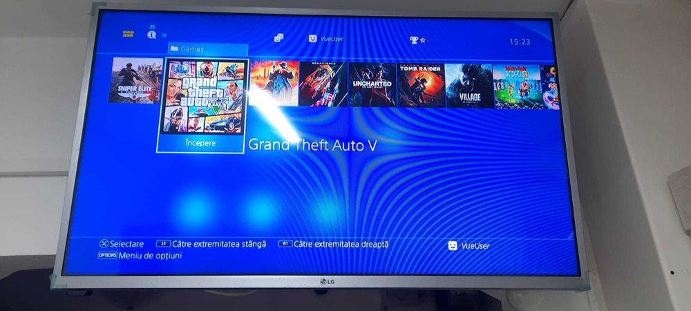 Vand ps4 modat cu doua manete