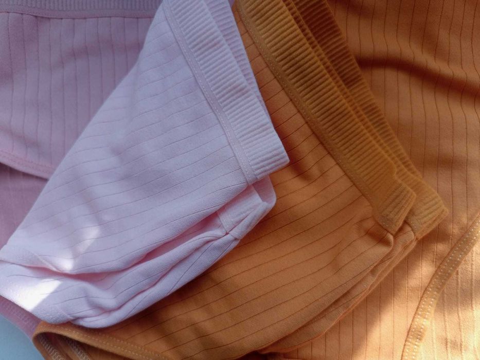 Продам комплект 8 шт новых женских трусов