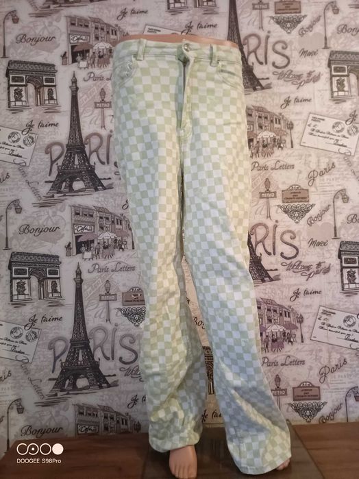 Дънки и панталони на промо цена