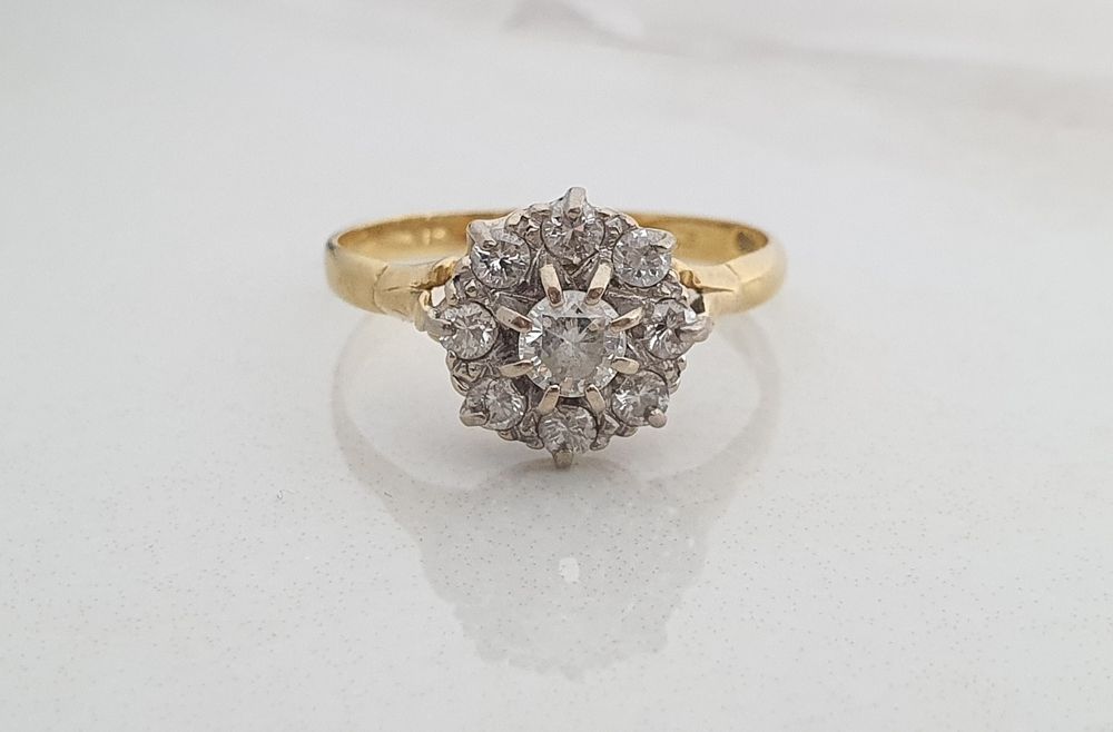 Inel din aur galben de 14K cu diamante naturale diamant central 0,20 c