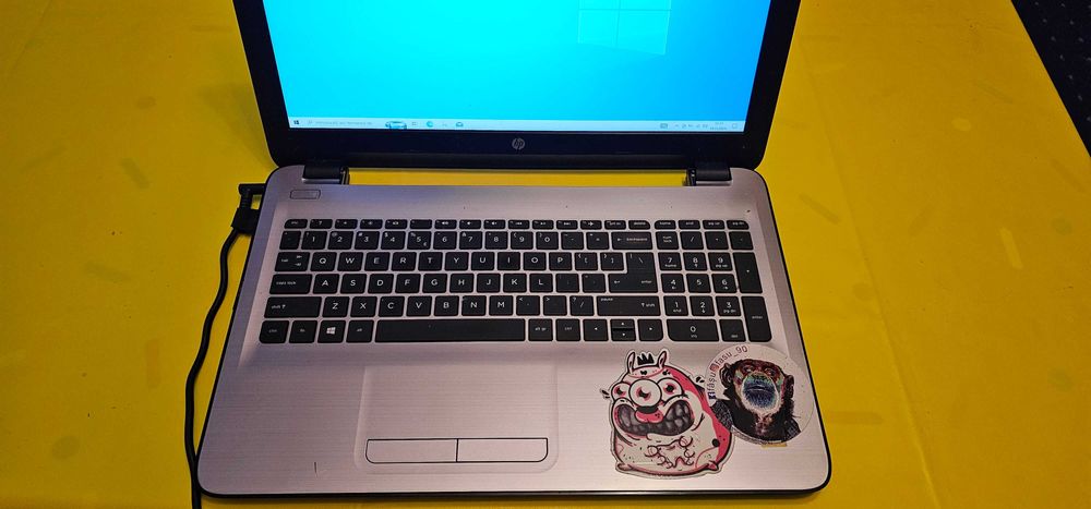 laptop hp 15.7 inch  i5 gen 6