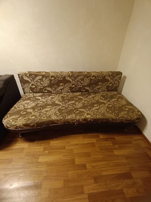 Продам диван и софу б/у в хорошем состоянии